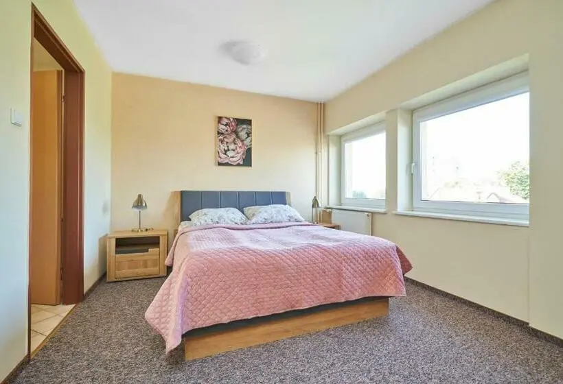 Perhesviitti, Hostel Relaks