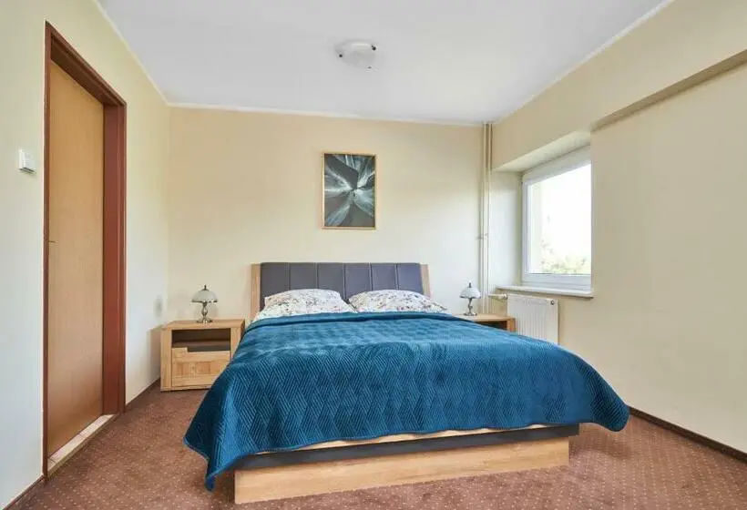 Perhesviitti, Hostel Relaks