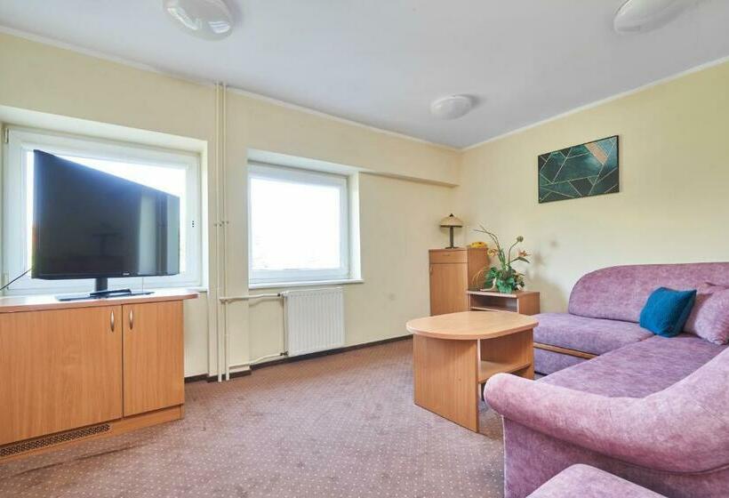 패밀리 스위트, Hostel Relaks