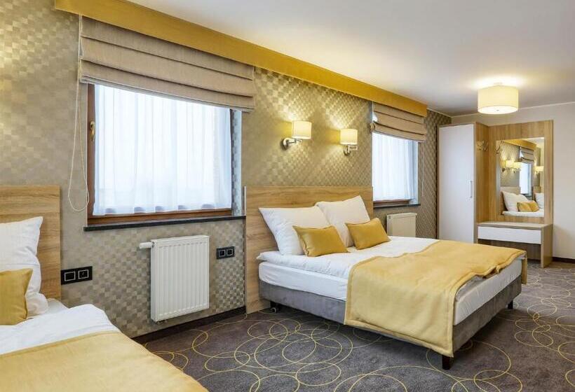 غرفة عائلية, Antek