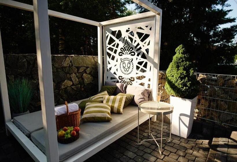 كوخ قياسي, Bacówka Radawa & Spa