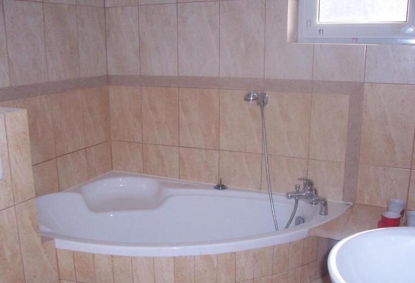 اتاق استاندارد سه نفره, Gosciniec Nad Stawem