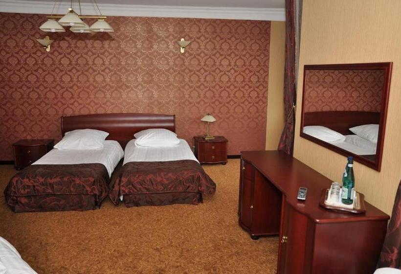 غرفة قياسية ثلاثية, Kopczyński