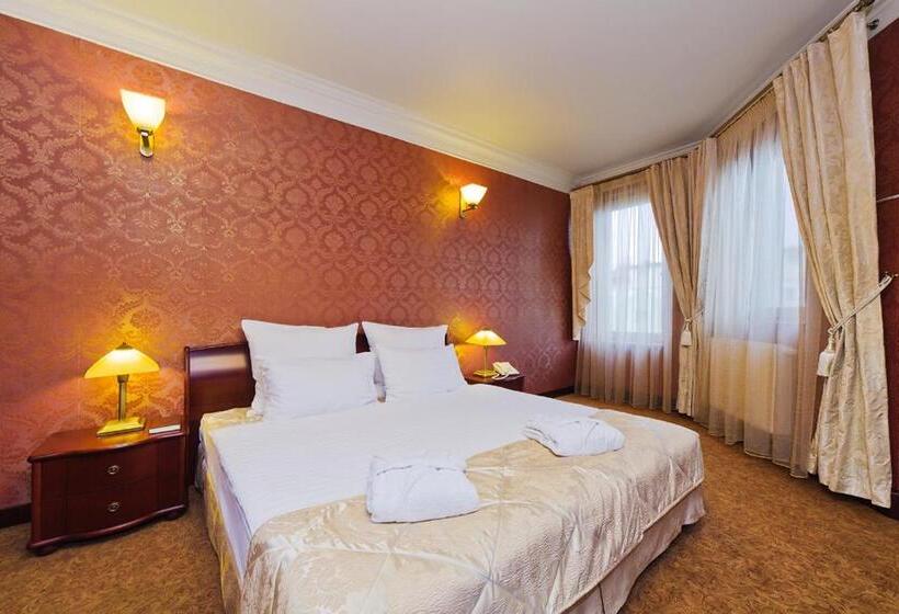 غرفة قياسية ثلاثية, Kopczyński