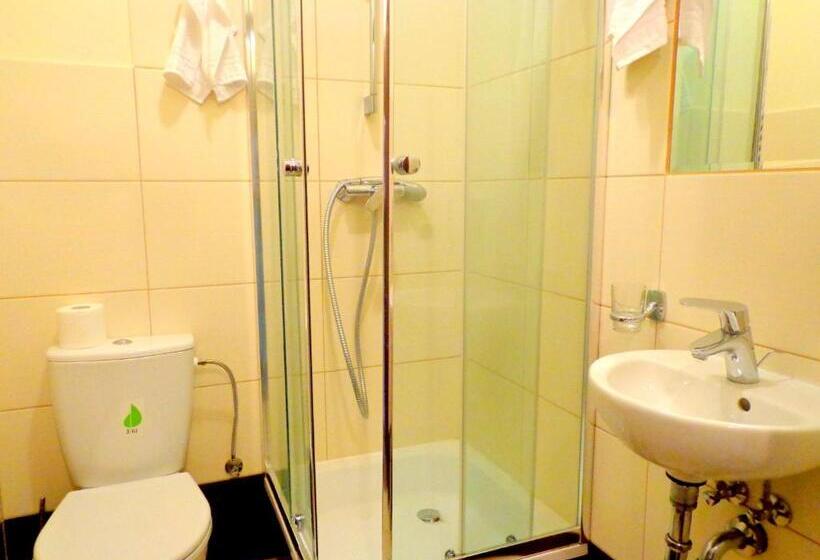 غرفة كومفورت, Korona Palace