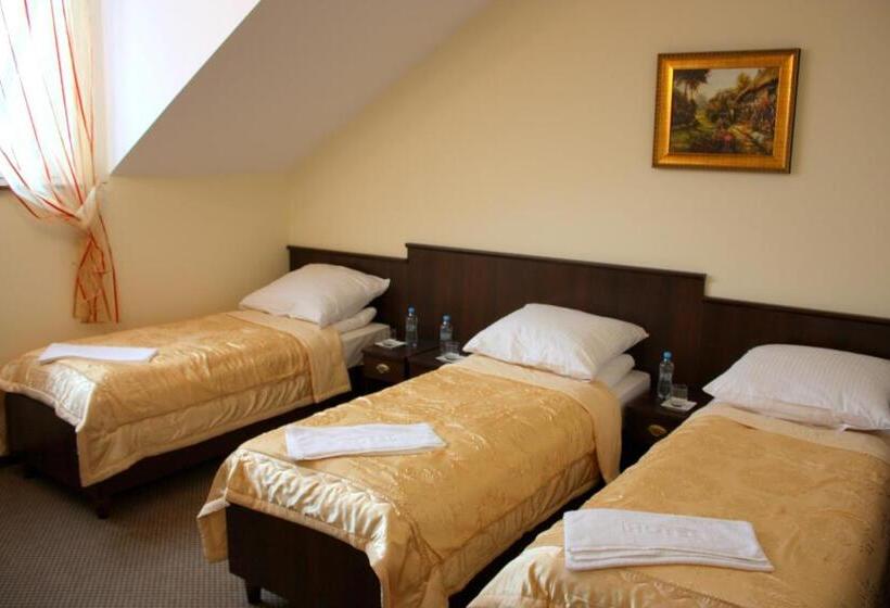 غرفة كومفورت, Korona Palace