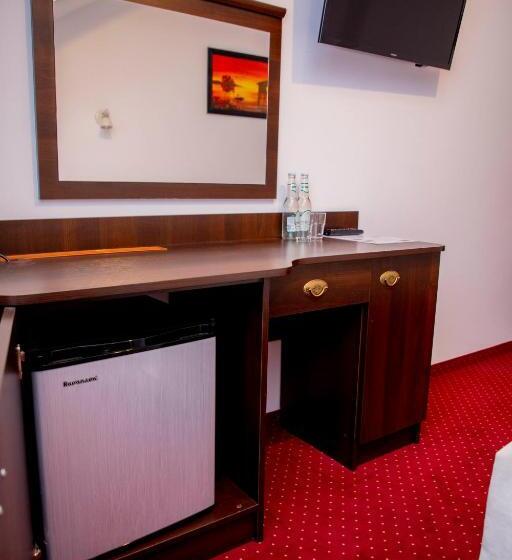 غرفة قياسية فردية, Korona Palace