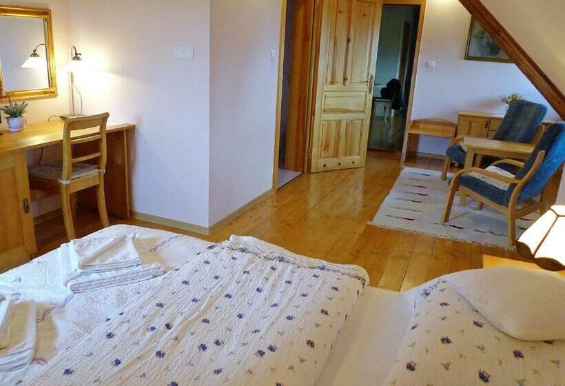 غرفة قياسية مزوَّدة بشُرفة, Osada Jeździecka Bata