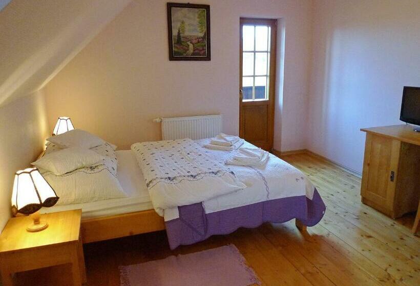 غرفة قياسية مزوَّدة بشُرفة, Osada Jeździecka Bata