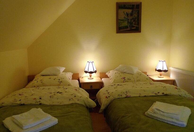 غرفة قياسية, Osada Jeździecka Bata