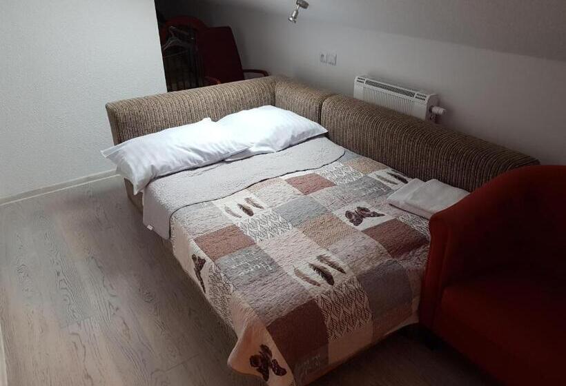 اتاق استاندارد چهارنفره با بالکن, Gościniec Słoneczny