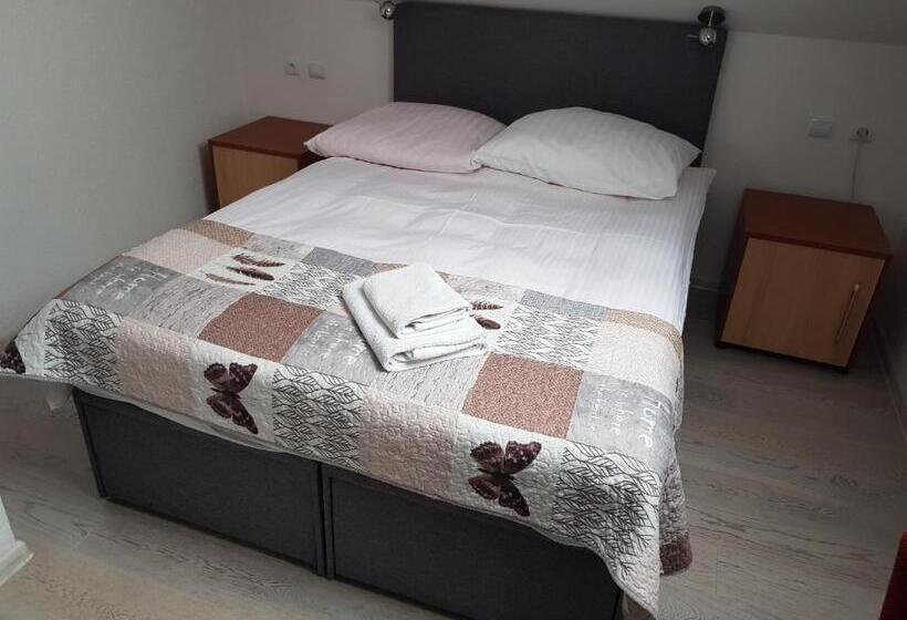 اتاق استاندارد چهارنفره با بالکن, Gościniec Słoneczny