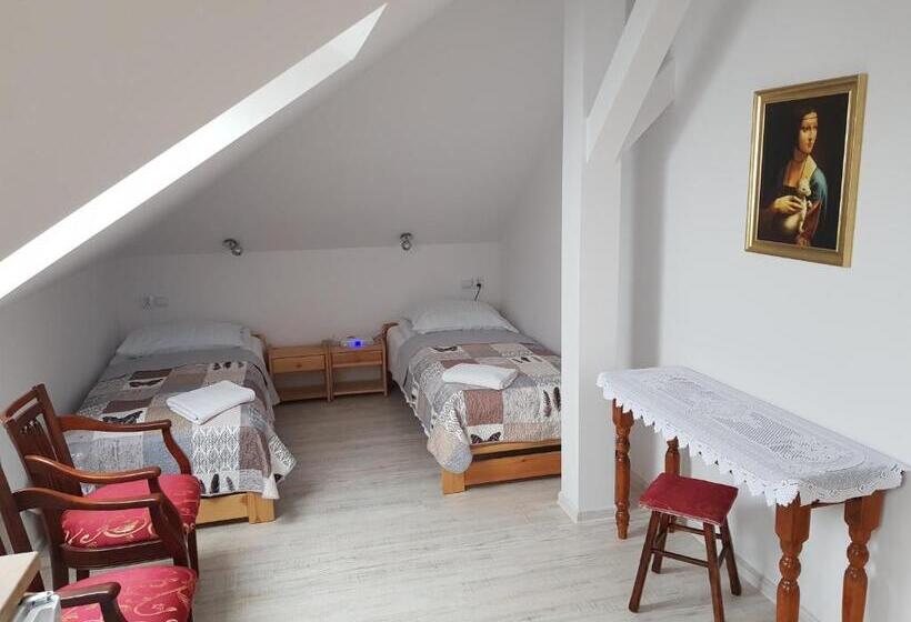 اتاق استاندارد چهارنفره با بالکن, Gościniec Słoneczny