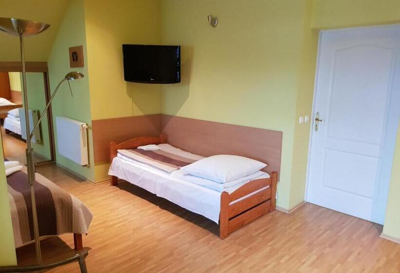 اتاق استاندارد چهارنفره با بالکن, Gościniec Słoneczny