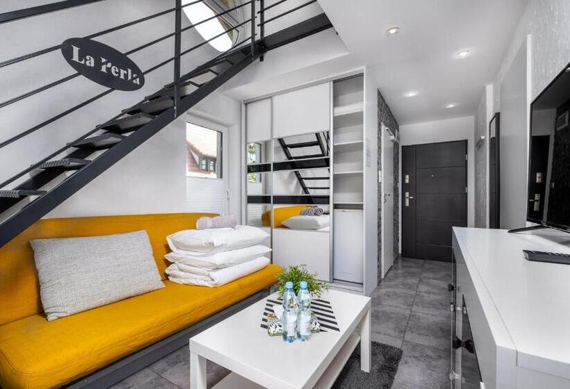 ドゥプレックスルーム, La Perla