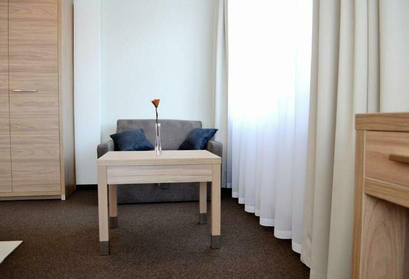 استودیوی استاندارد, Parkowa 3