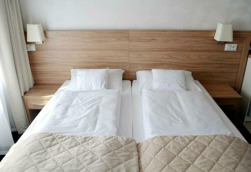 استودیوی استاندارد, Parkowa 3