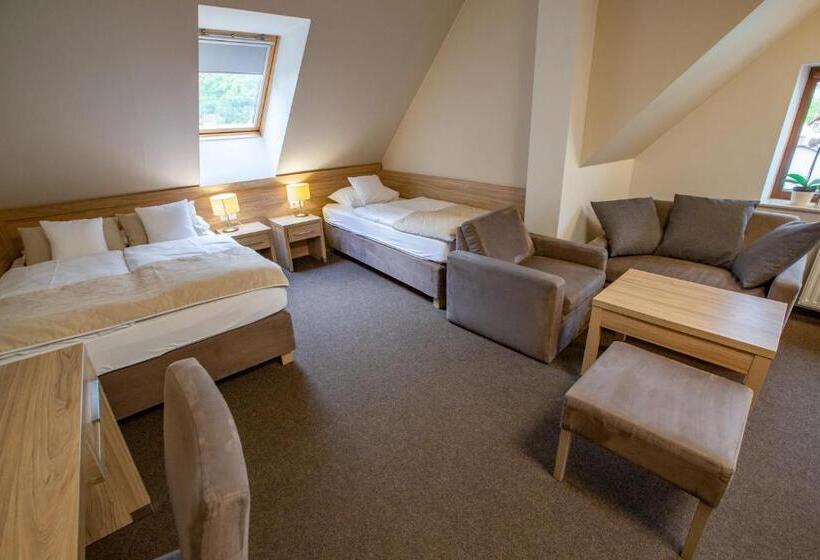 اتاق خانوادگی, Parkowa 3