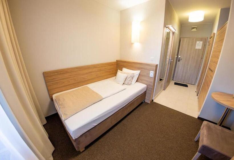 اتاق استاندارد یک نفره, Parkowa 3