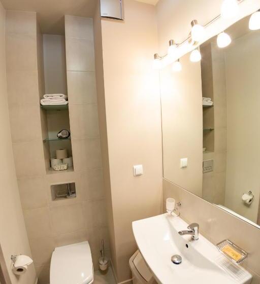 اتاق استاندارد یک نفره, Parkowa 3