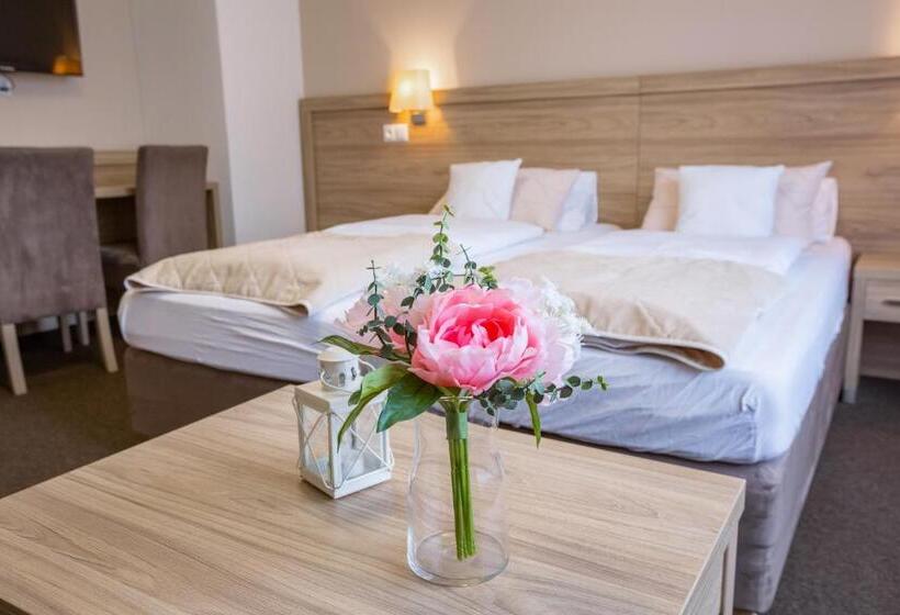 استودیوی استاندارد, Parkowa 3