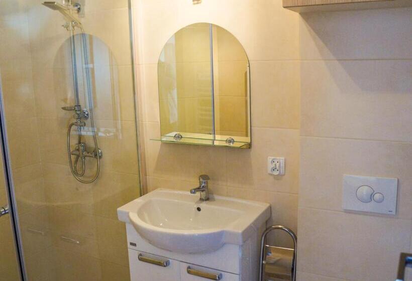 带1个卧室的带阳台的公寓, Willa Pod Bukami