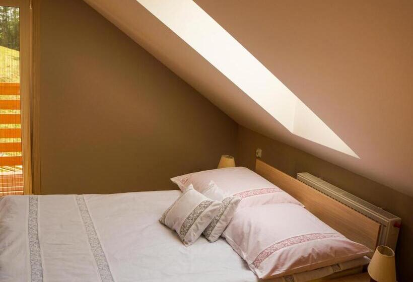 带1个卧室的带阳台的公寓, Willa Pod Bukami