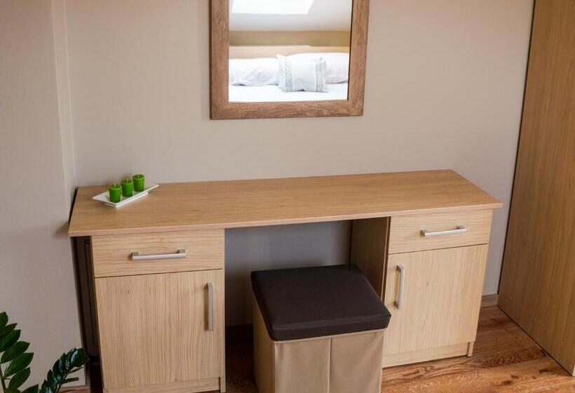 带1个卧室的带阳台的公寓, Willa Pod Bukami