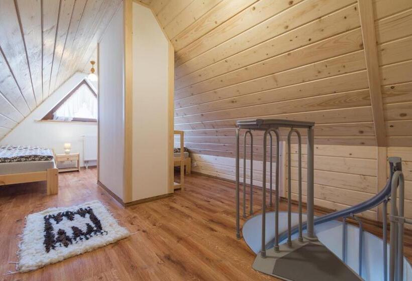 标准工作室, Willa W Dolinie Cichej Wody