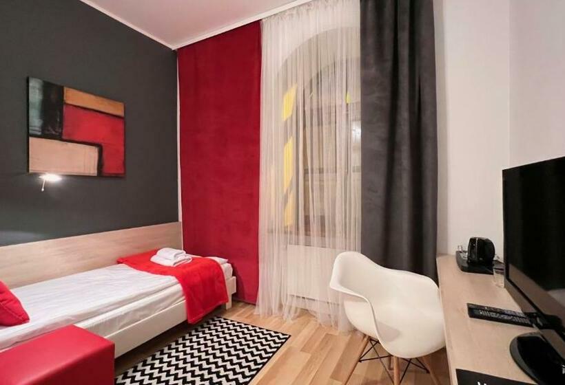 اتاق استاندارد یک نفره, 77