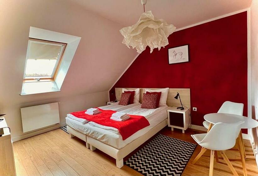 اتاق استاندارد, 77