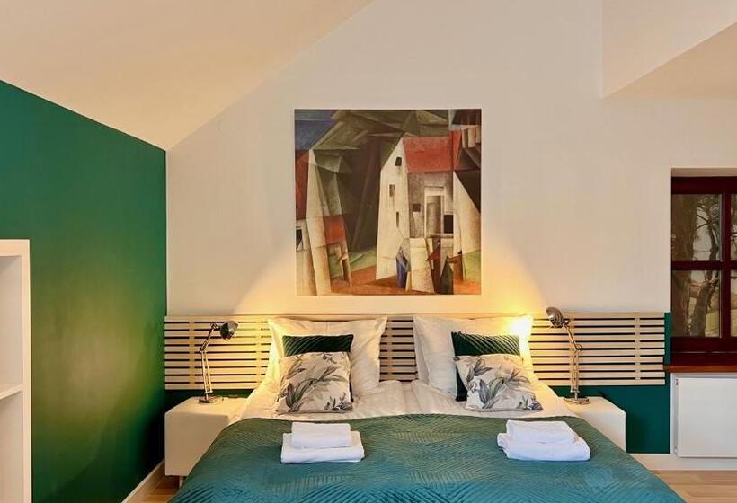 آپارتمان 1 خوابه, 77