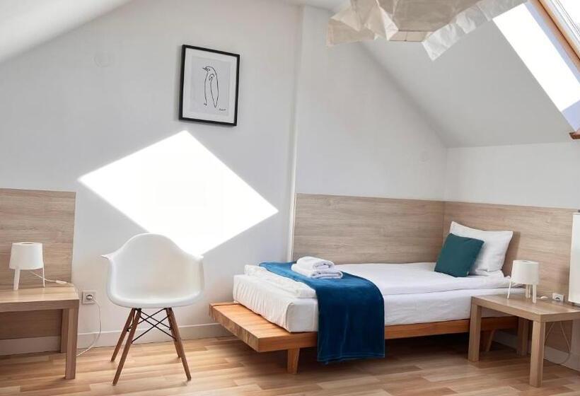 آپارتمان 2 خوابه, 77