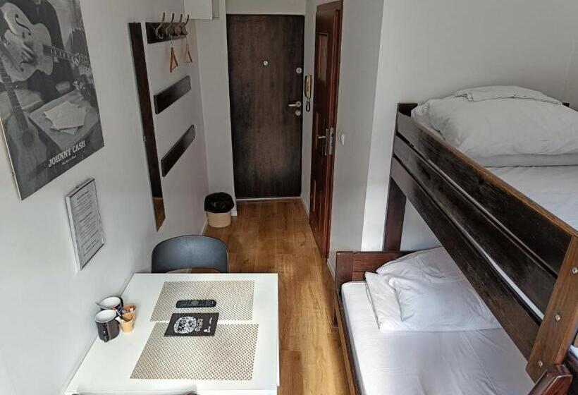 اتاق عادی, Blues Rooms