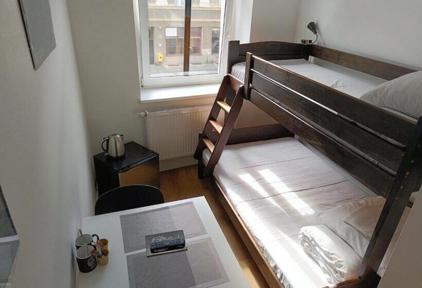 اتاق عادی, Blues Rooms