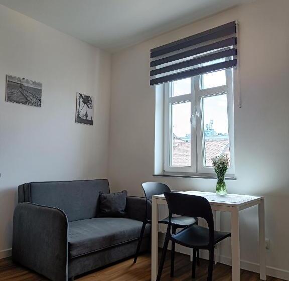 آپارتمان 1 خوابه, Blues Rooms