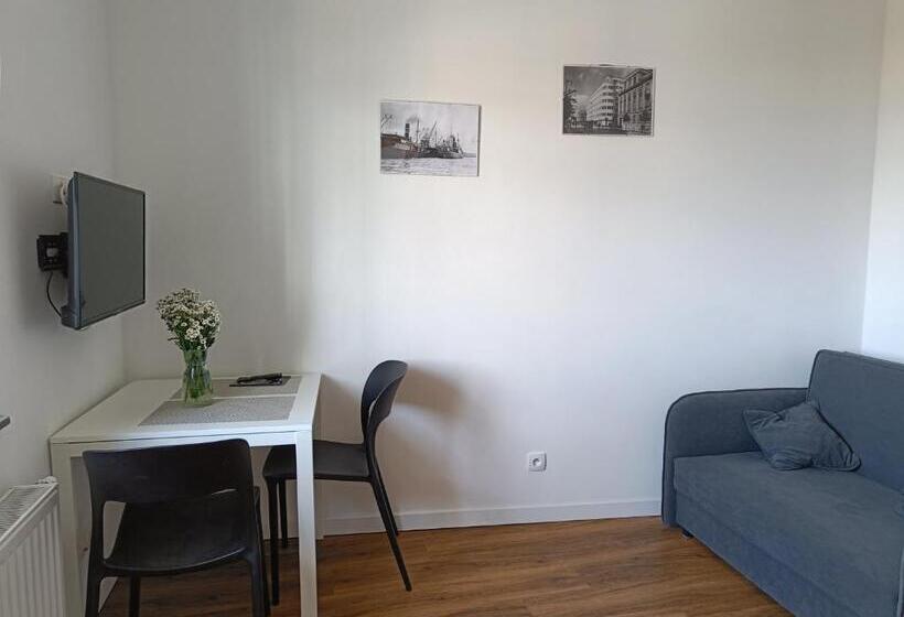 آپارتمان 1 خوابه, Blues Rooms