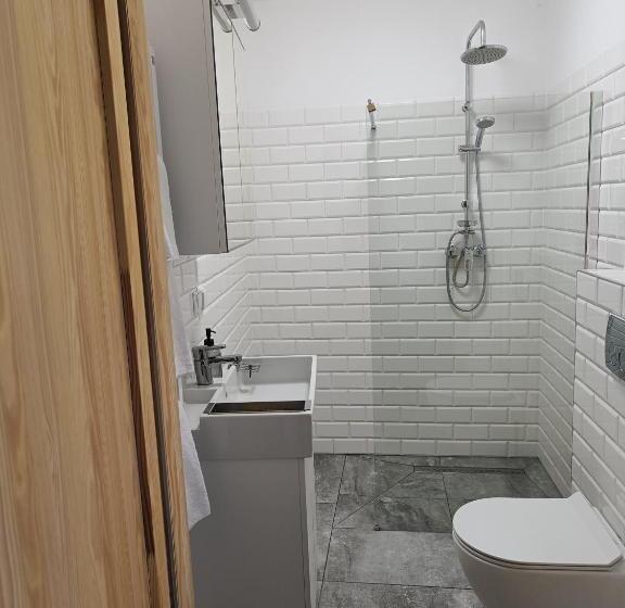 آپارتمان 1 خوابه, Blues Rooms