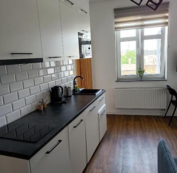 آپارتمان 1 خوابه, Blues Rooms