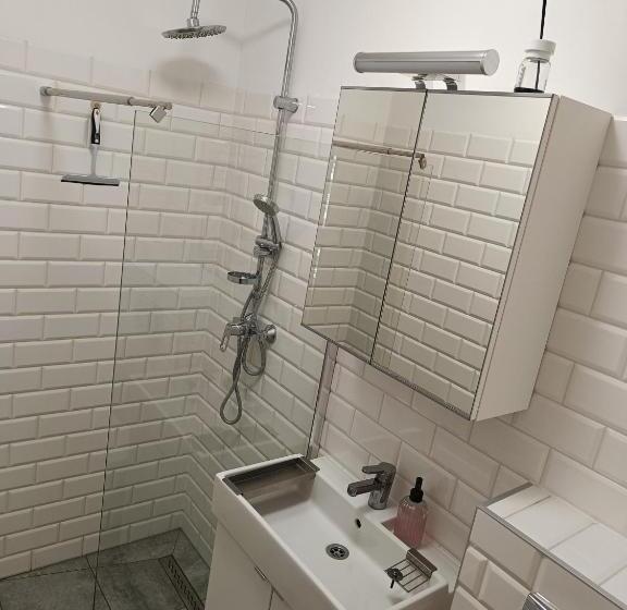 استودیو خانوادگی, Blues Rooms