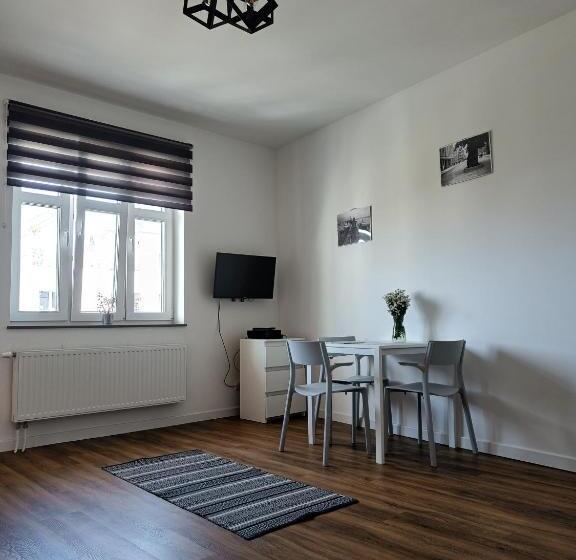 استودیو خانوادگی, Blues Rooms