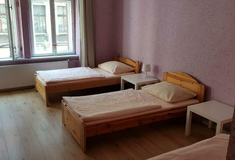 חדר סטנדרט לשלושה, Kaktus Guest House