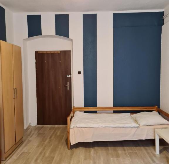 חדר סטנדרט לשלושה, Kaktus Guest House