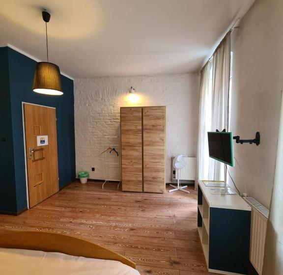 キングサイズベッドのスタンダードルーム, Kaktus Guest House