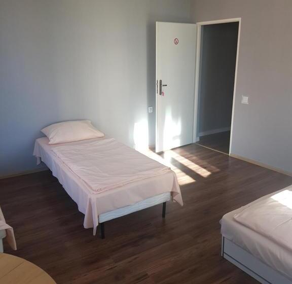 חדר משפחתי, Kaktus Guest House