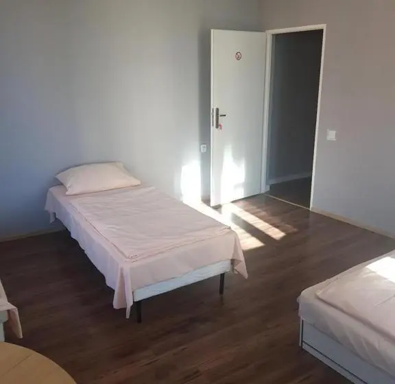 Perhehuone, Kaktus Guest House
