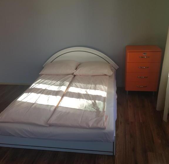 חדר משפחתי, Kaktus Guest House