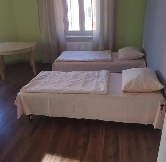 Perhehuone, Kaktus Guest House
