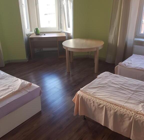 חדר משפחתי, Kaktus Guest House