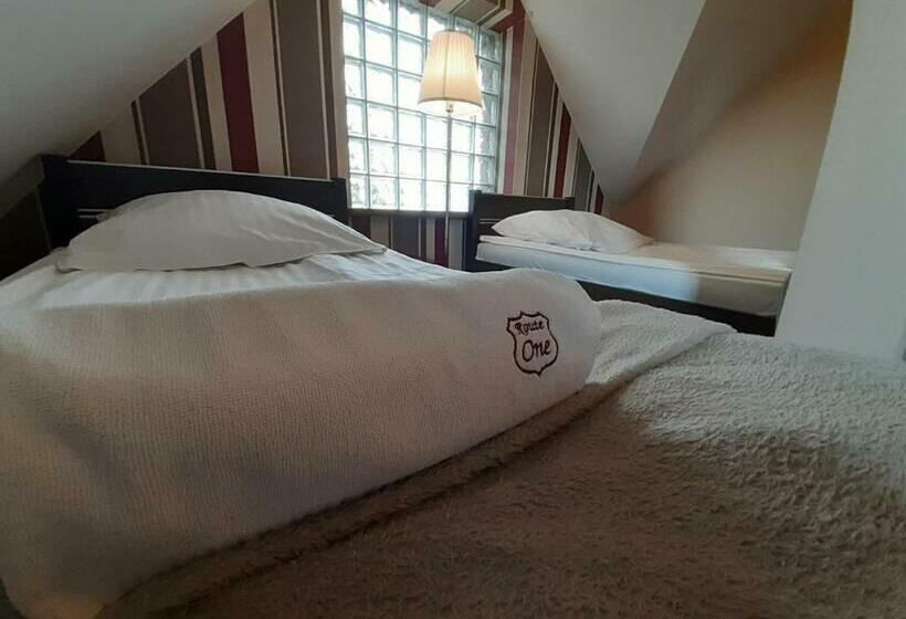 اتاق استاندارد, Route One   Restauracja & Pokoje Hotelowe